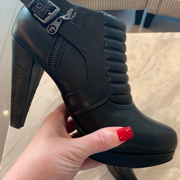 GUESS BLACK 4 INCH HEEL BOOT WOMENS 9 1/2 - Picture 7 of 7